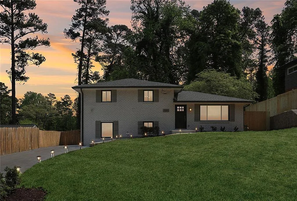 4 bed, 2.0 bath, 1800 sqft, $2,150 — Photo 2