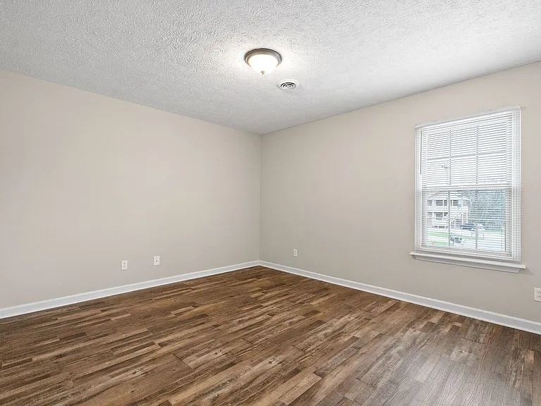 Tower Drive-3243/3244 — Photo 13