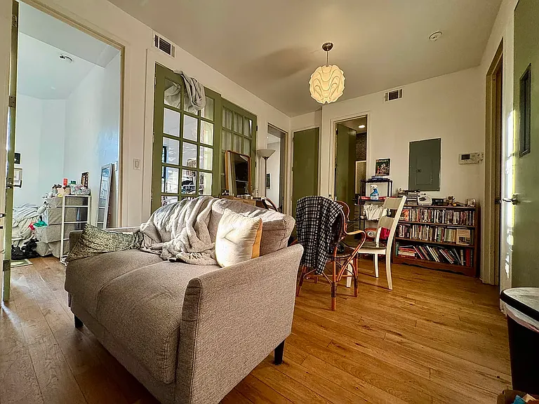 418 Melrose St #3F — Photo 48