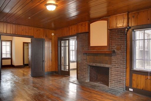 1st image of 816 Maplehurst Ct APT 1