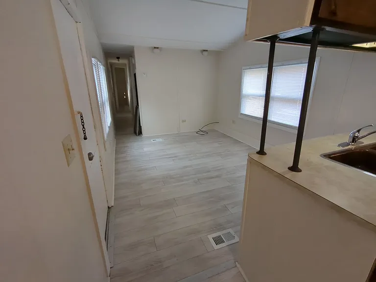 2100 W Mason Ave — Photo 13