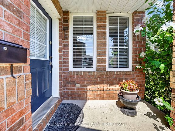 4th image of 254 Ellesmeer Ave