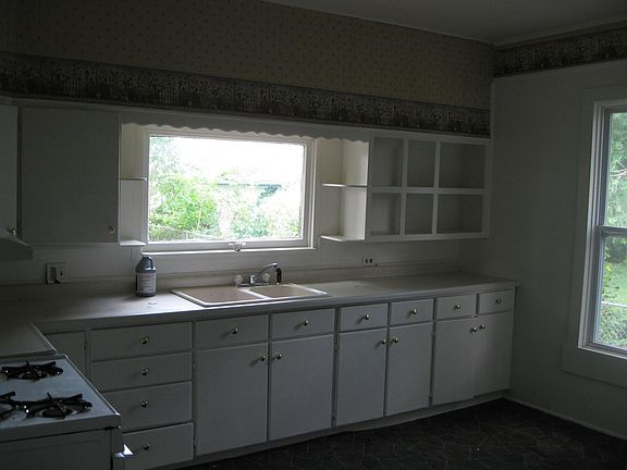 3rd image of 1412 N Church St