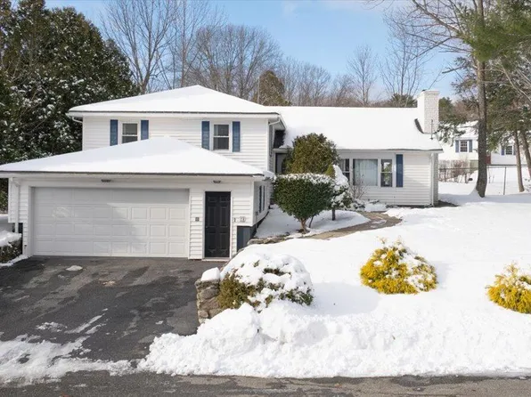 20 Woodside Drive, Lewiston, ME 04240