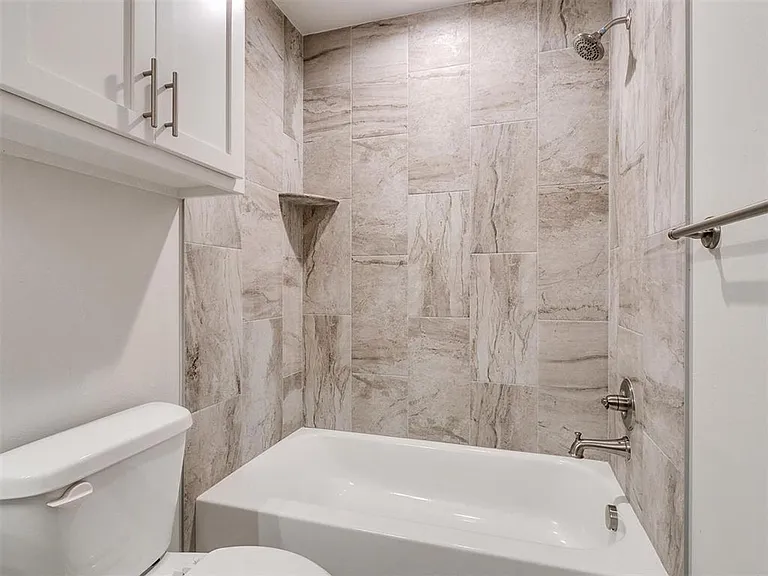 11500 Fairways Ave — Photo 37