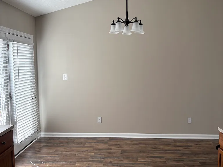 126 W Chopin Way — Photo 2