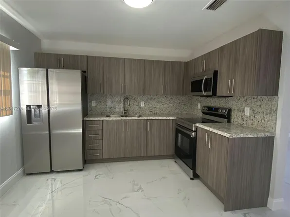 852 NW 8th St #852, Hallandale, FL 33009