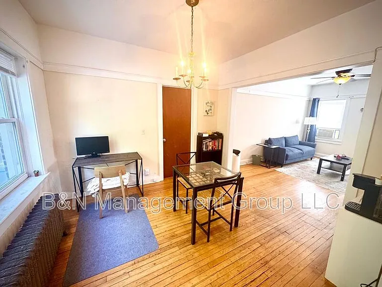 1063 W Dakin St #1 — Photo 7