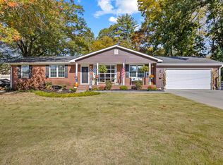 4 Fairbrook Ln, Greenville, SC 29617