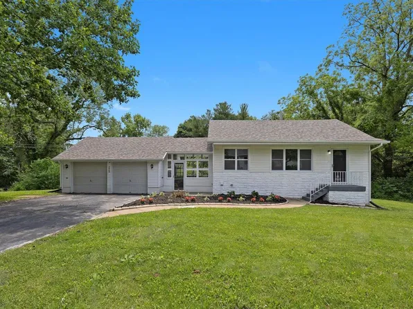 5908 Wilson Dr, Belleville, IL 62223