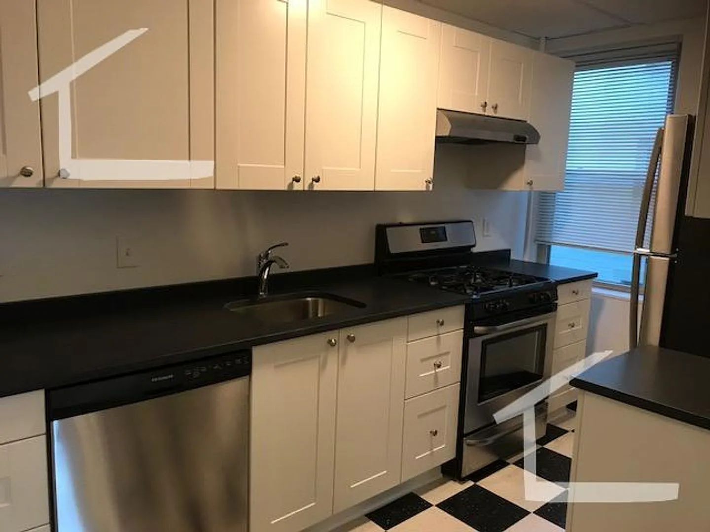 Amazing 2 bed 1 bath in Allston.... — Photo 2