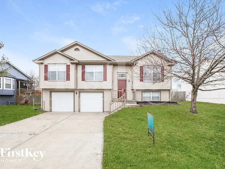 306 Copeland Dr — Photo 2