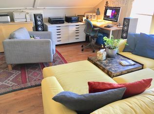 39 Church St APT 5, Bristol, RI 02809