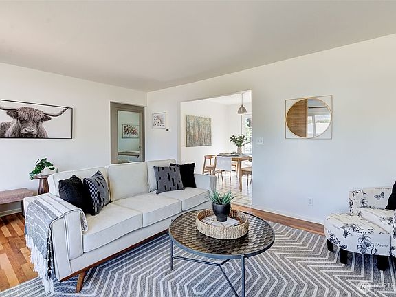 3rd image of 1119 Fuller Street