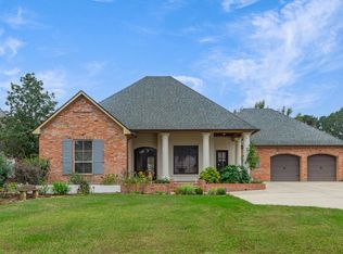 122 Maple Grove Ln, Youngsville, LA 70592
