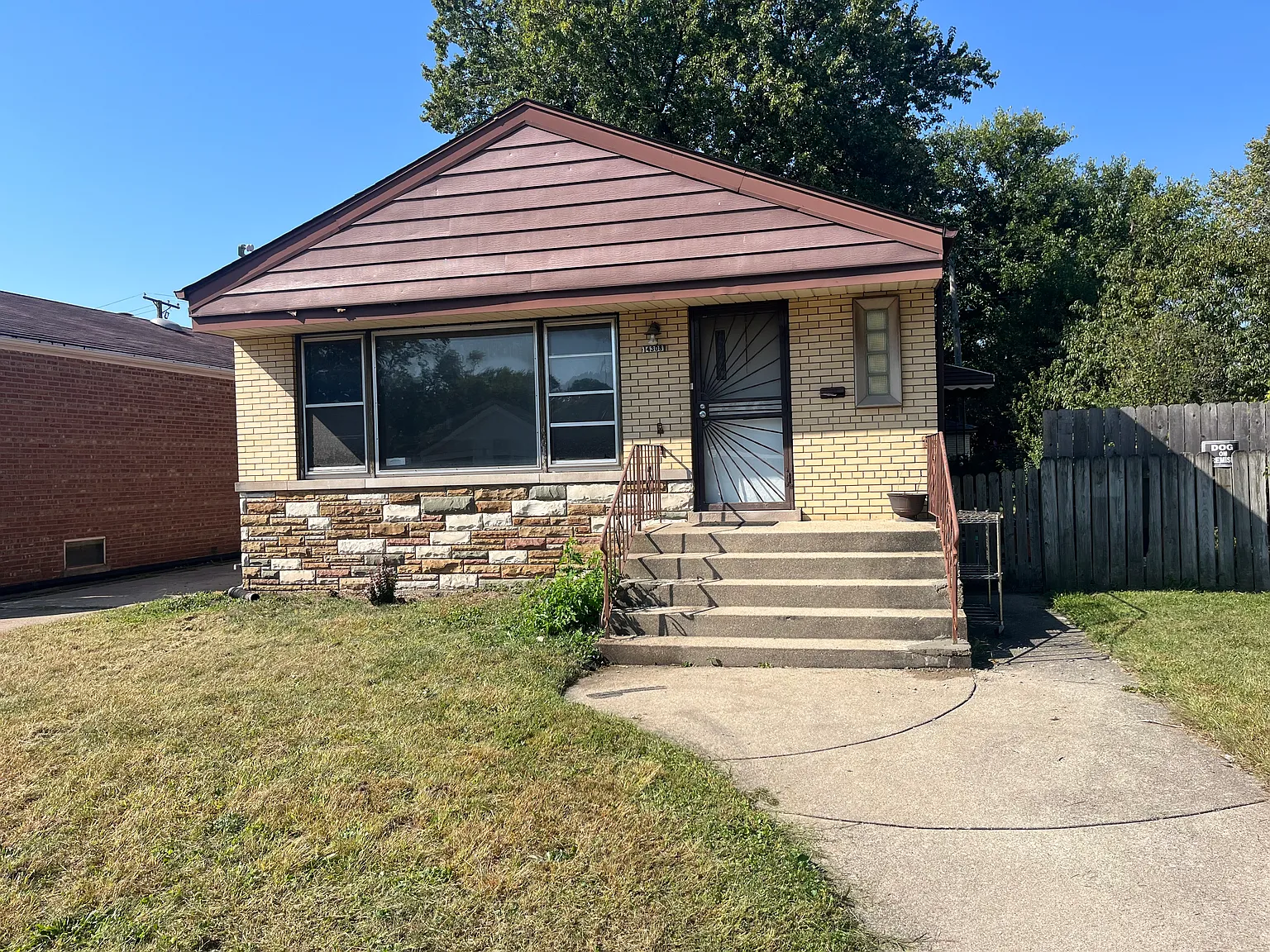 14308 S Bensley Ave photo 1