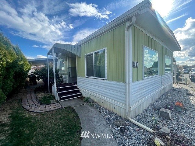 2nd image of 117 Rancho Villa
