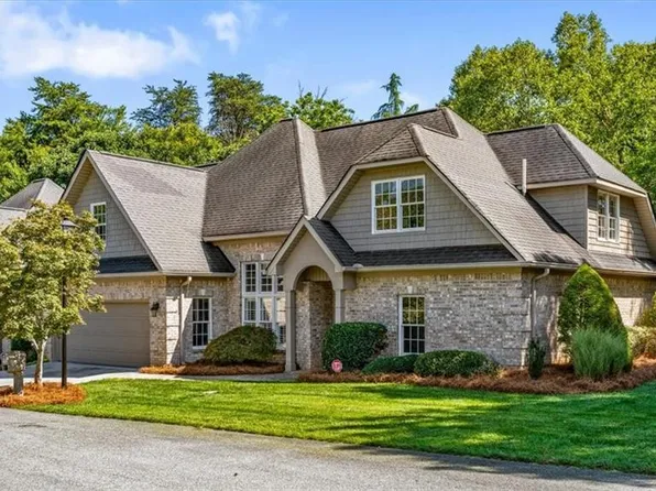 4002 Flagstick Ct, Jamestown, NC 27282