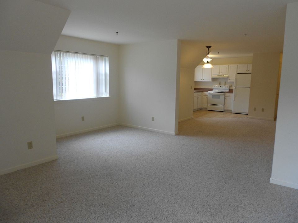 216 Laurel St East Haven CT Zillow