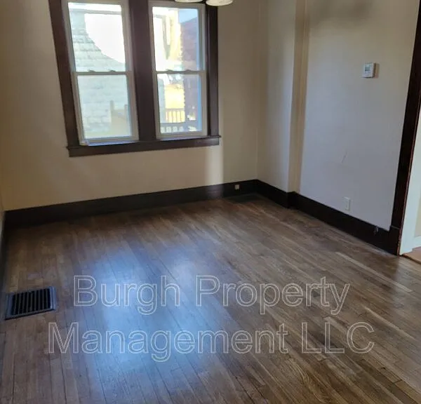 1316 Justine St — Photo 5