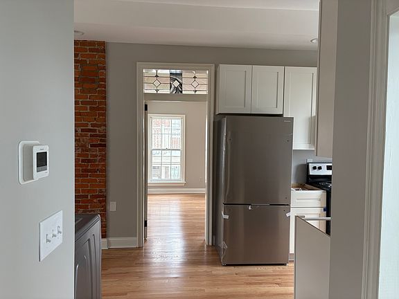 4th image of 630 Sanford St #3
