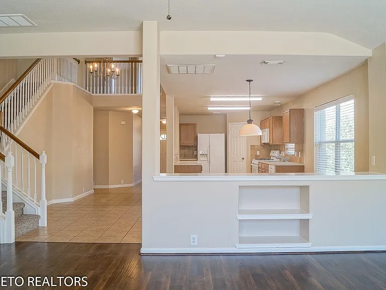2819 Foster Hill Dr — Photo 13