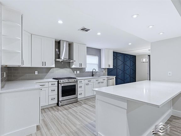 5th image of 5951 Valkeith Dr