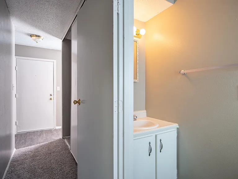 Timberline Apartments and Townhomes — Photo 18