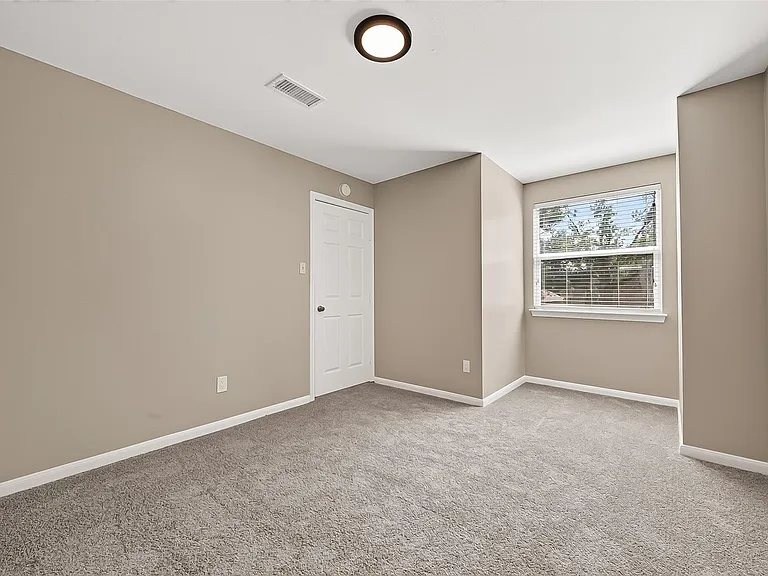919 Longview Dr — Photo 27