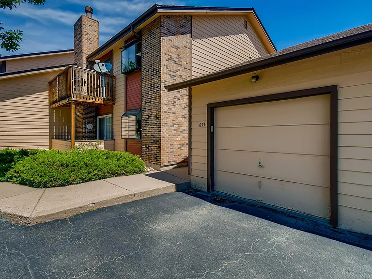 691 Canyon Dr — Photo 6