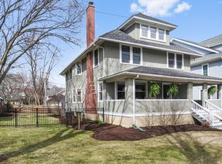 132 S Waiola Ave, La Grange, IL 60525