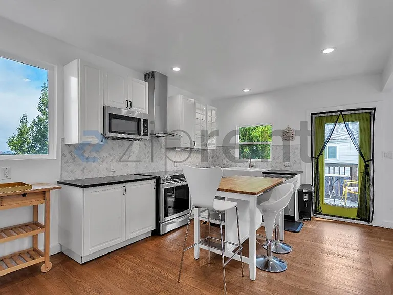 1444 Newcomb Ave — Photo 14