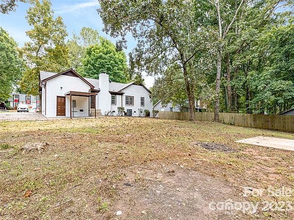 3rd image of 5745 Hollirose Dr
