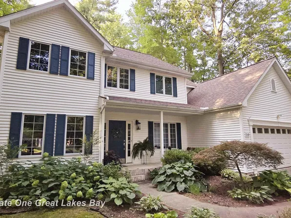 1140 W Walnut St, Saint Charles, MI 48655