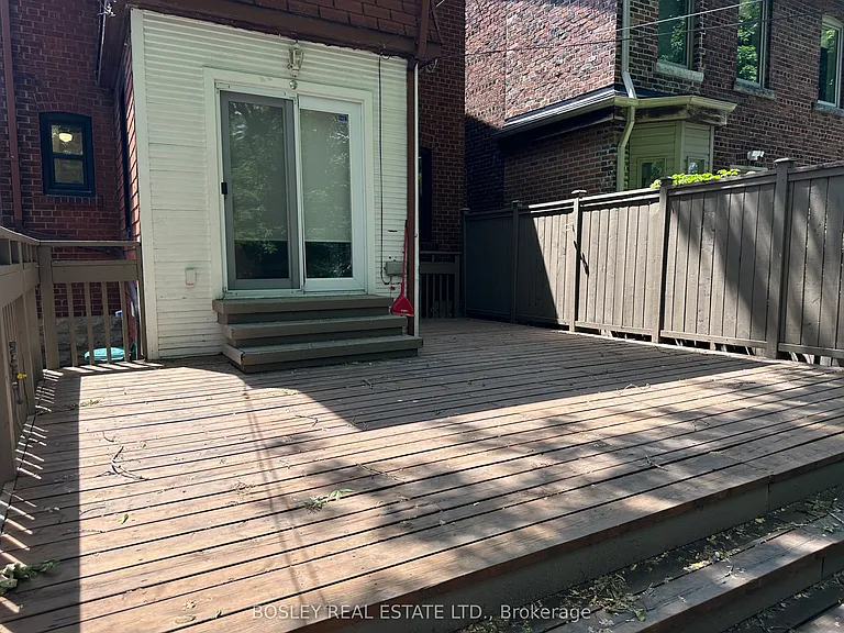88 Manor Rd E — Photo 46