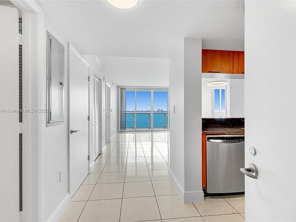 4th image of 1800 N Bayshore Dr APT 1203