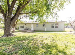 702 Holly, Amber, OK 73004