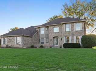 9S061 Skylane Dr, Naperville, IL 60564