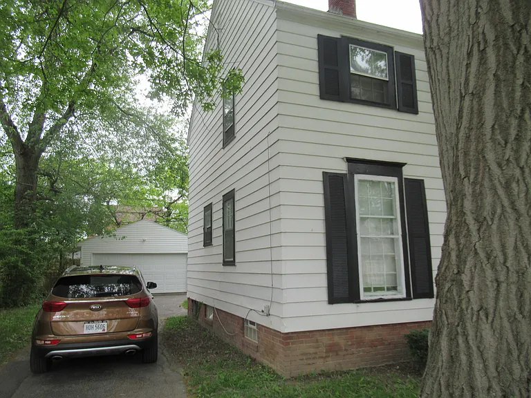 3824 E Antisdale Rd — Photo 2
