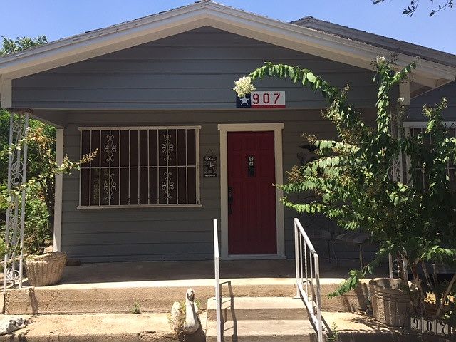 1st image of 907 E Kuhn St