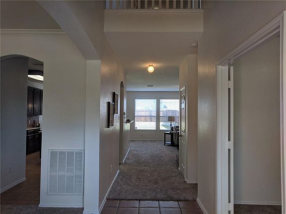 4th image of 1720 Lost Creek Dr