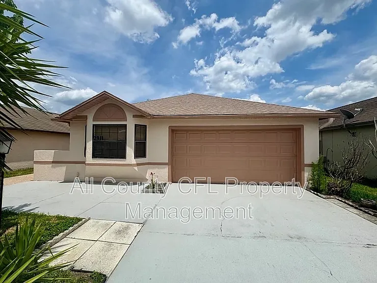 2911 Woolridge Dr — Photo 1