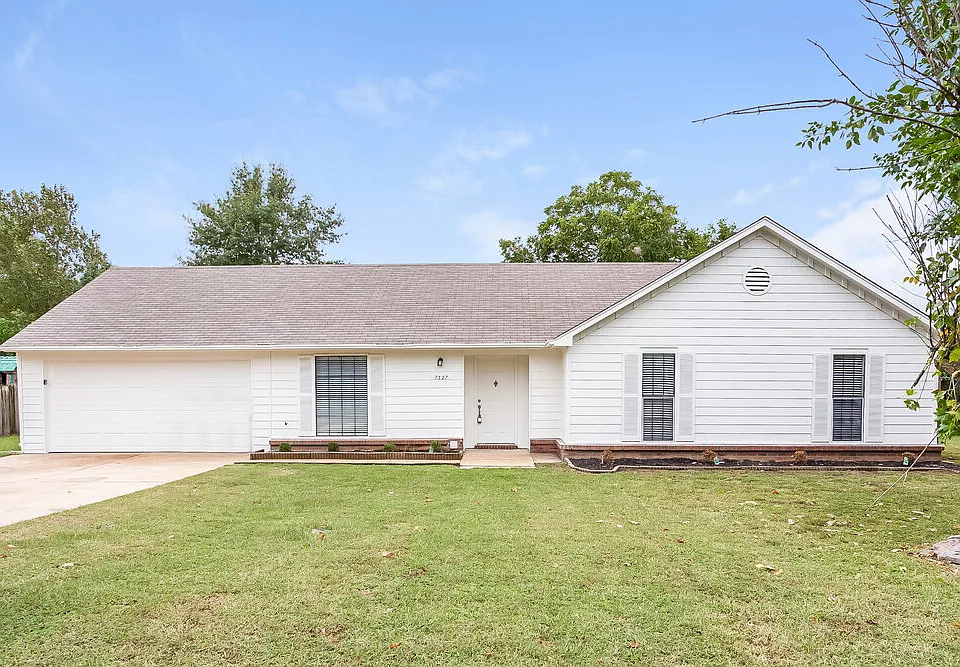 7327 Mallard Creek Dr