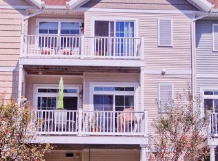116 Mill Pond Dr, Middleville, MI