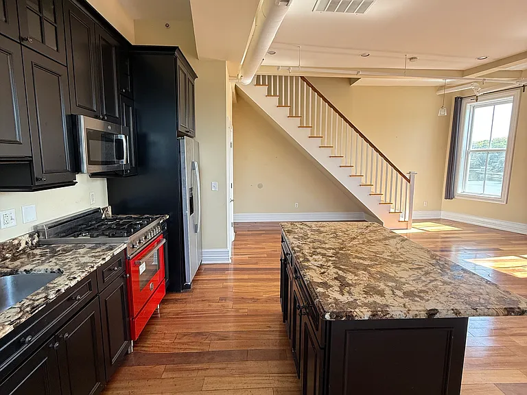 1 Grand Ave #5 — Photo 7