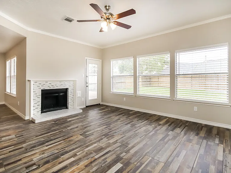15802 Saint Lawrence Cir — Photo 5