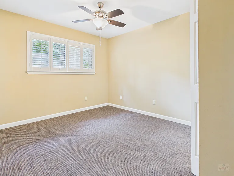 4409 Twisted Tree Dr — Photo 20