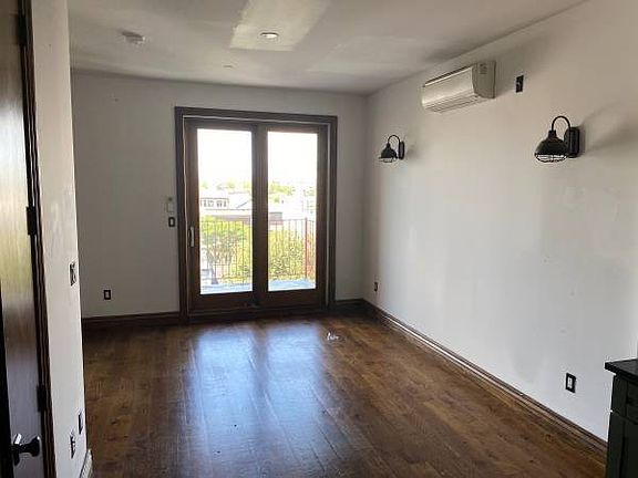 3rd image of 871 Grand St APT 5