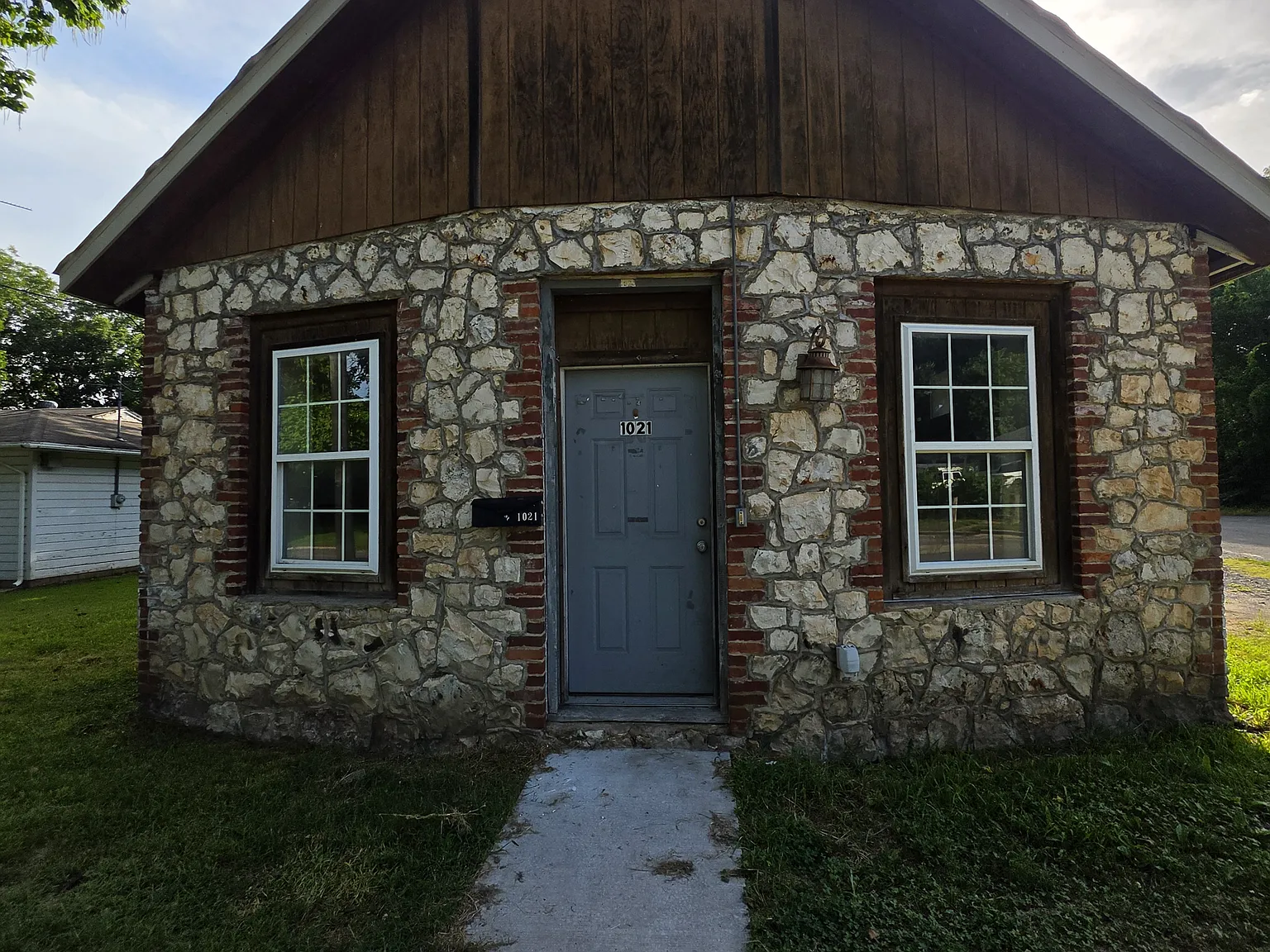 2 bed, 1125 sqft, $1,250 — Photo 1