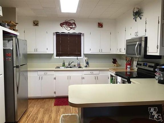3rd image of 7454 Edgewater Dr
